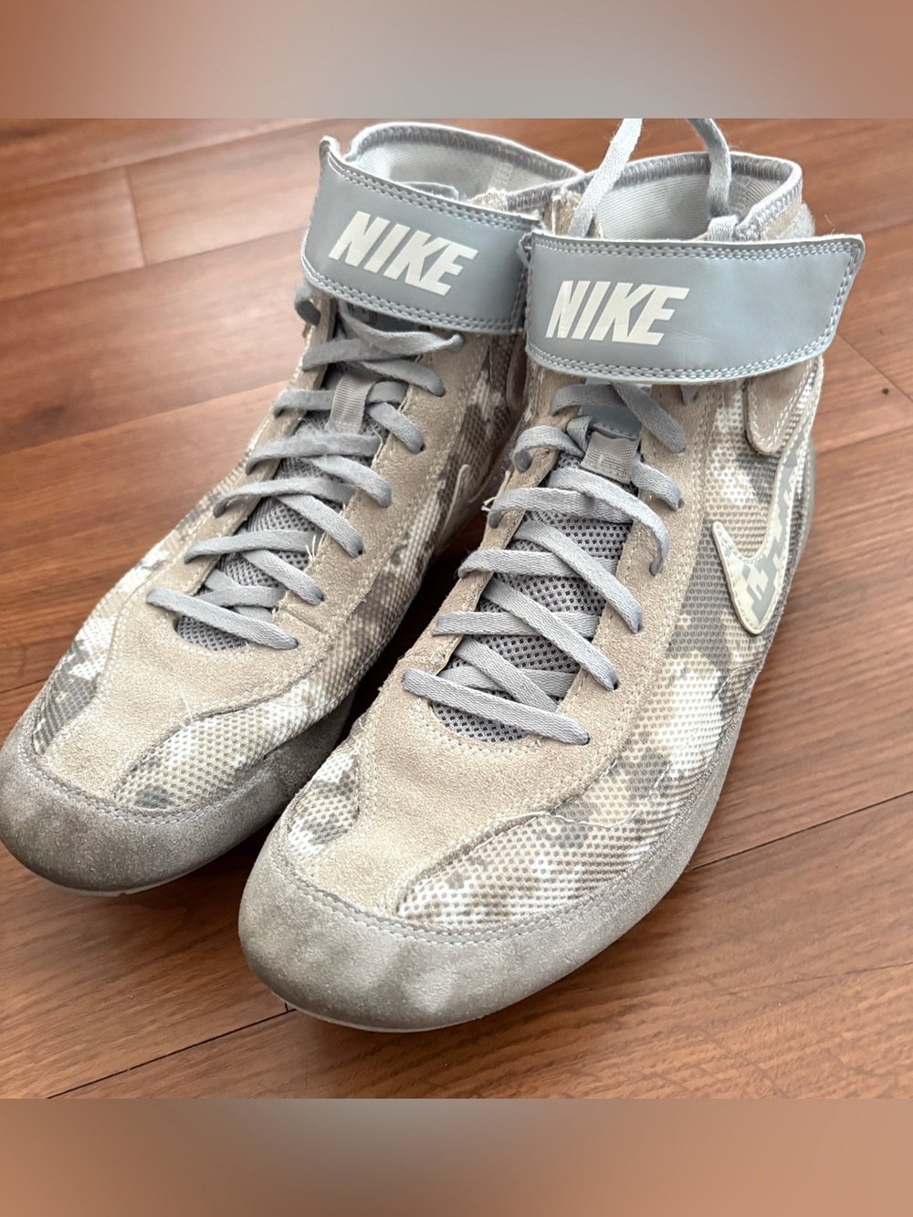 Nike men’s Speedsweep VII wrestling shoes Size 9.5